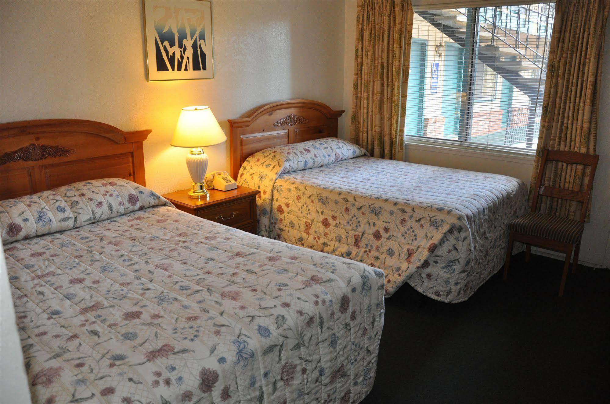 Cedar Inn & Suites South Lake Tahoe Ngoại thất bức ảnh