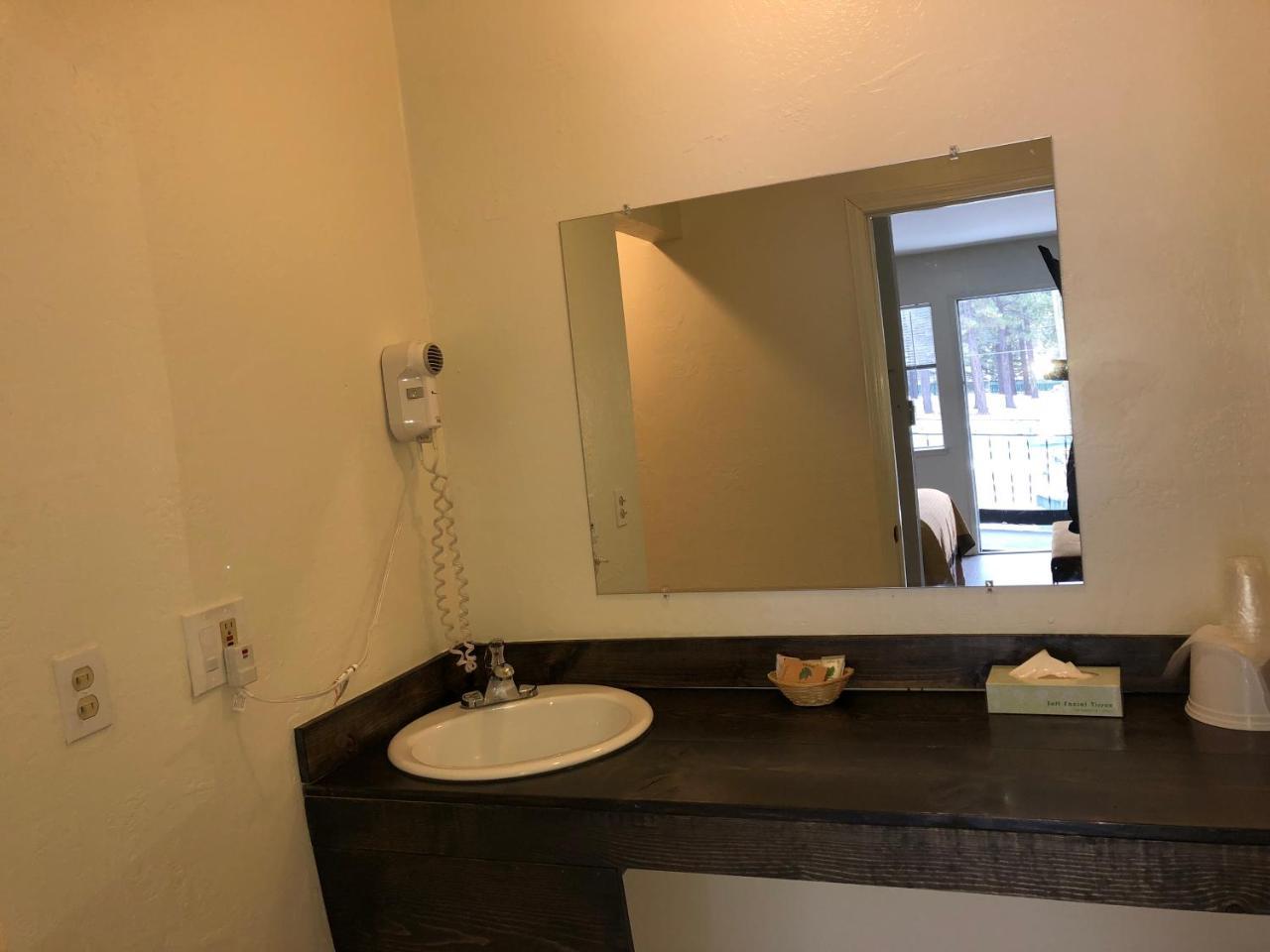 Cedar Inn & Suites South Lake Tahoe Ngoại thất bức ảnh