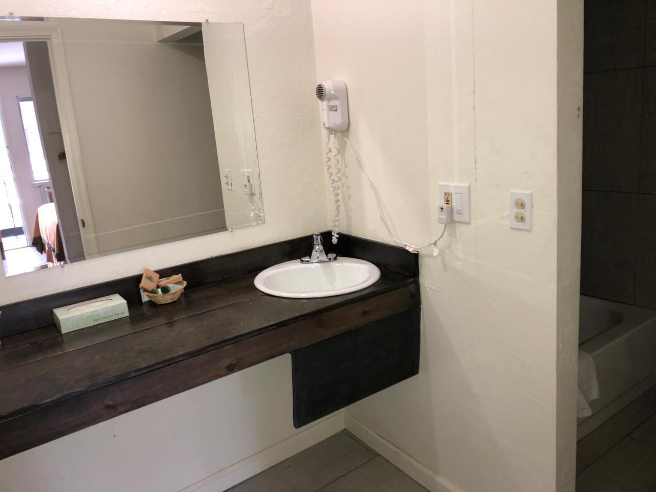 Cedar Inn & Suites South Lake Tahoe Ngoại thất bức ảnh